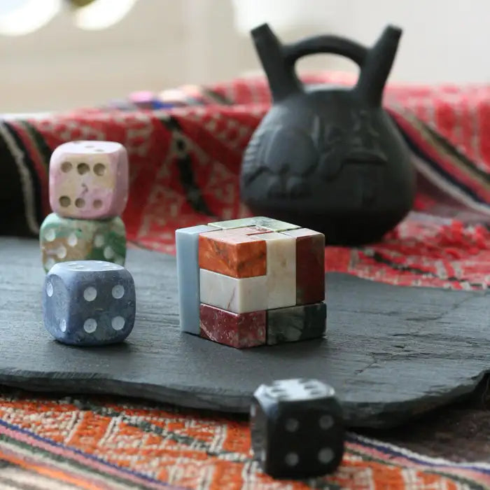 MagicVoxel - Neon Cube - 35cm x 40cm